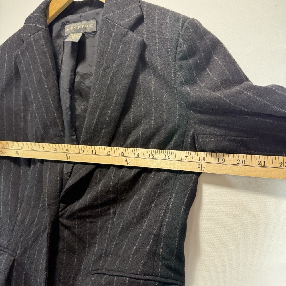Banana Republic Blazer Womens 6 Black Pin Stripe One Button Wool Blend - Picture 4 of 10